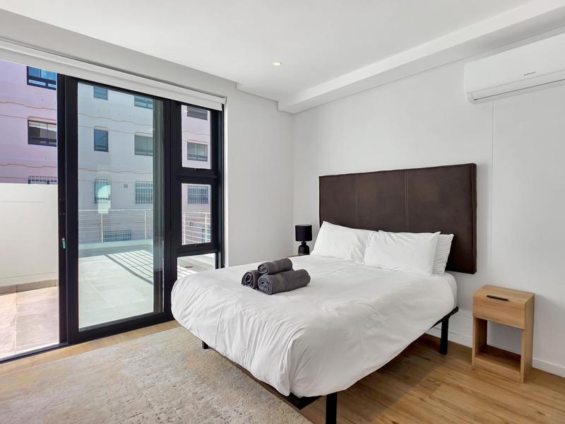 2 Bedroom Property for Sale in Sea Point Western Cape
